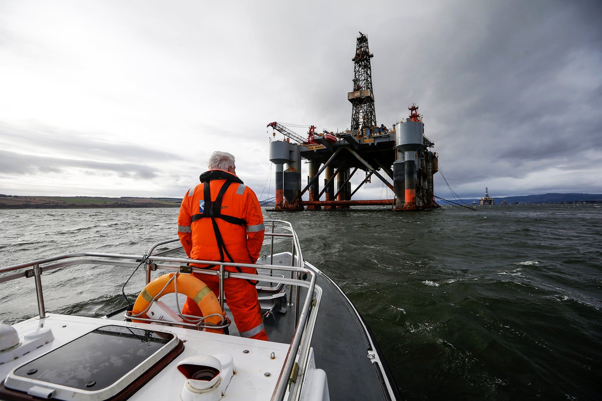 north-sea-oil-workers-plan-more-strikes-as-pay-lags-behind-booming